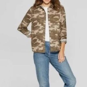 NWT Universal Thread Woman's Button Up Cams Top